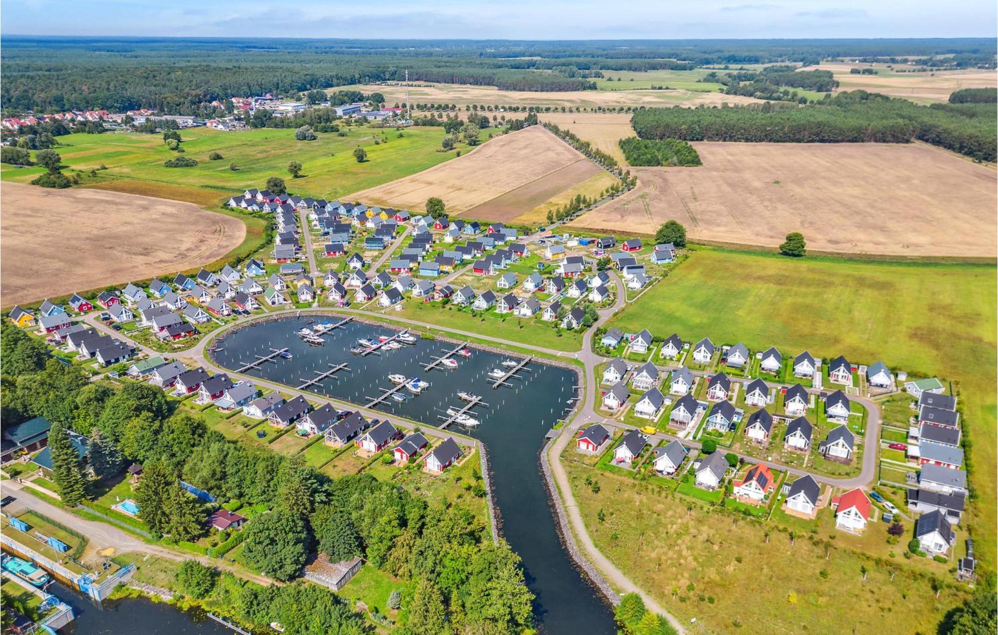 2 Bedroom Stunning Home In Zerpenschleuse Eksteriør bilde